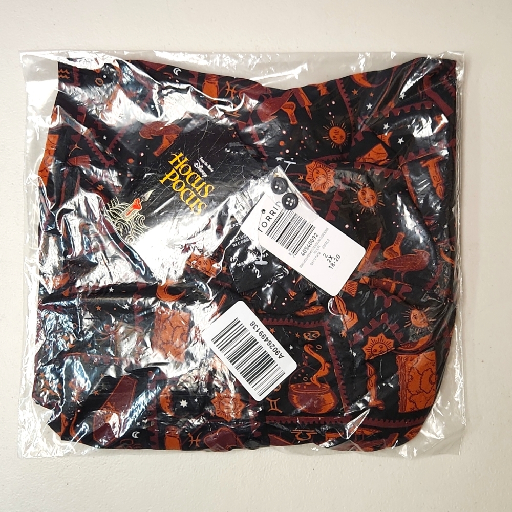 ❤️NWT TORRID DISNEY HOCUS POCUS BOW BLOUSE LONG SLEEVE HALLOWEEN - - Picture 7 of 12